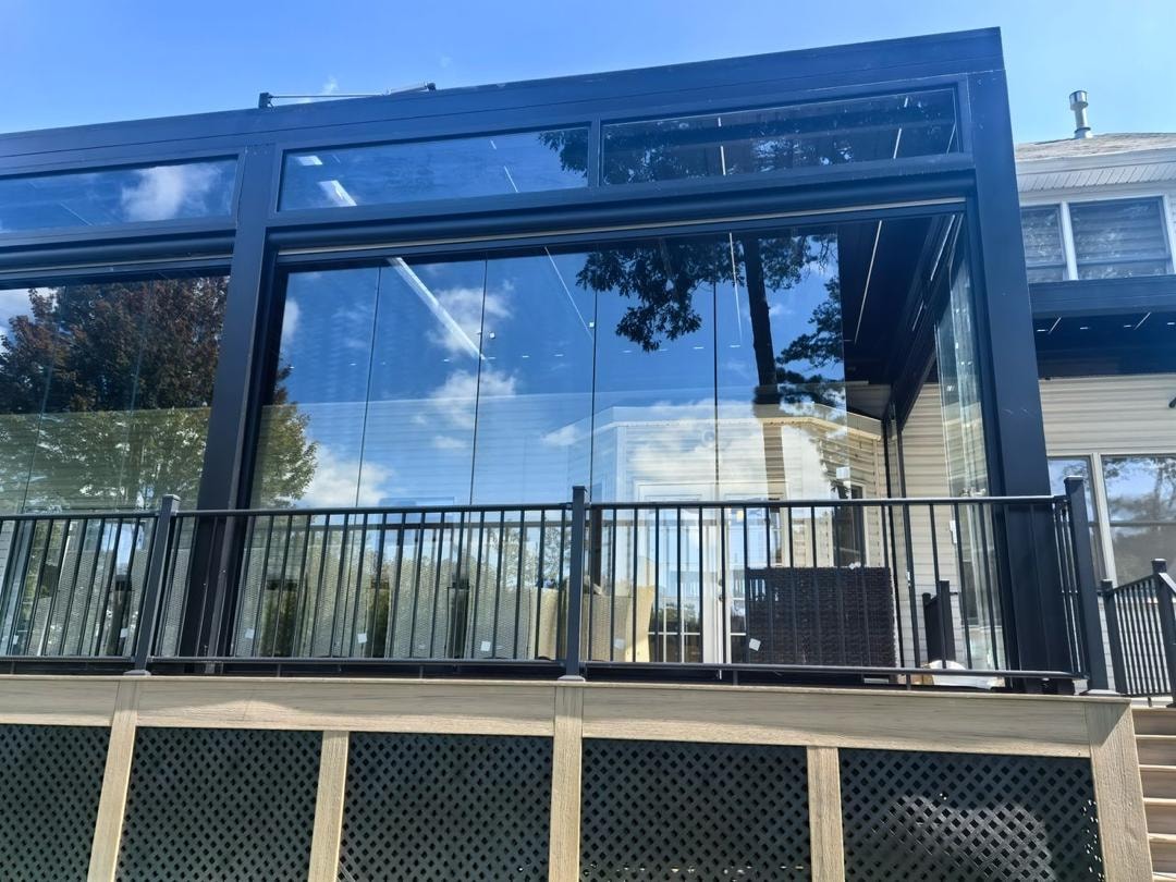 Outdoor living installation