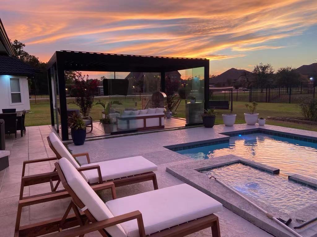 Outdoor living installation
