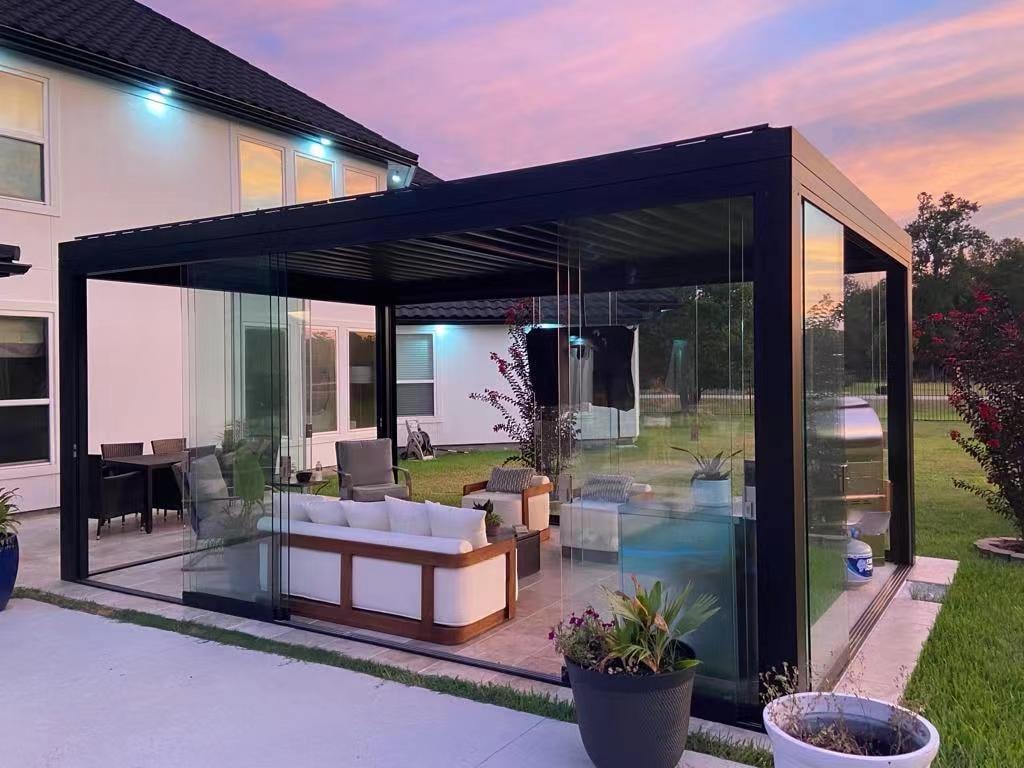 Outdoor living installation
